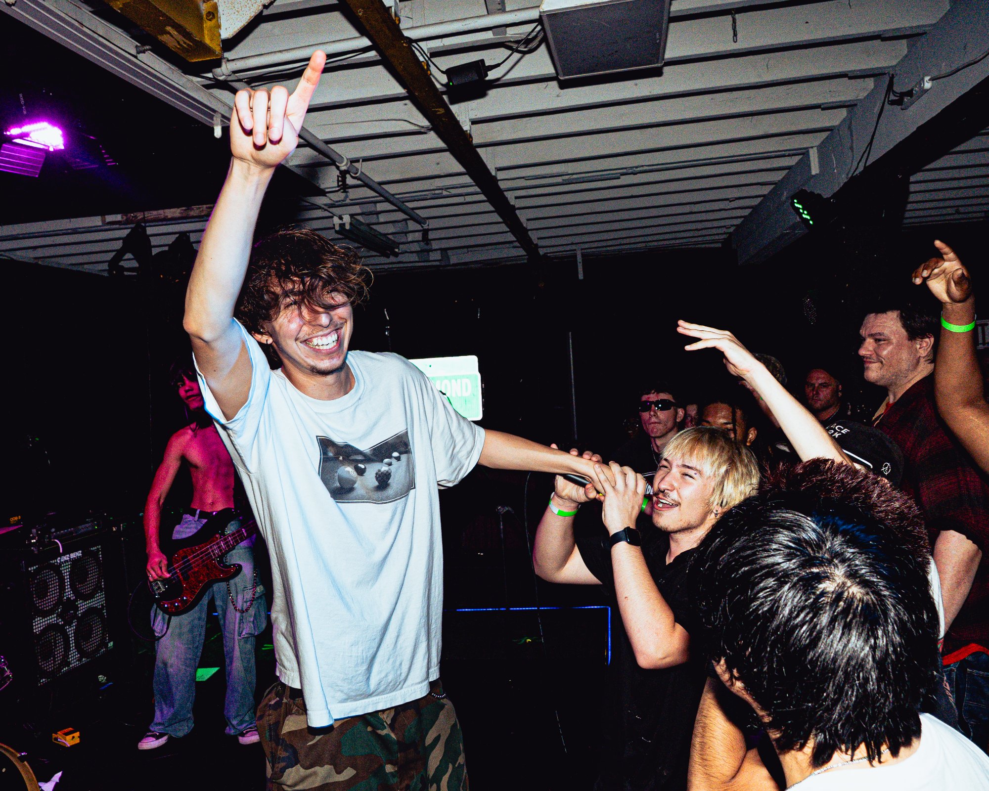 Show photo by @lensbyemi